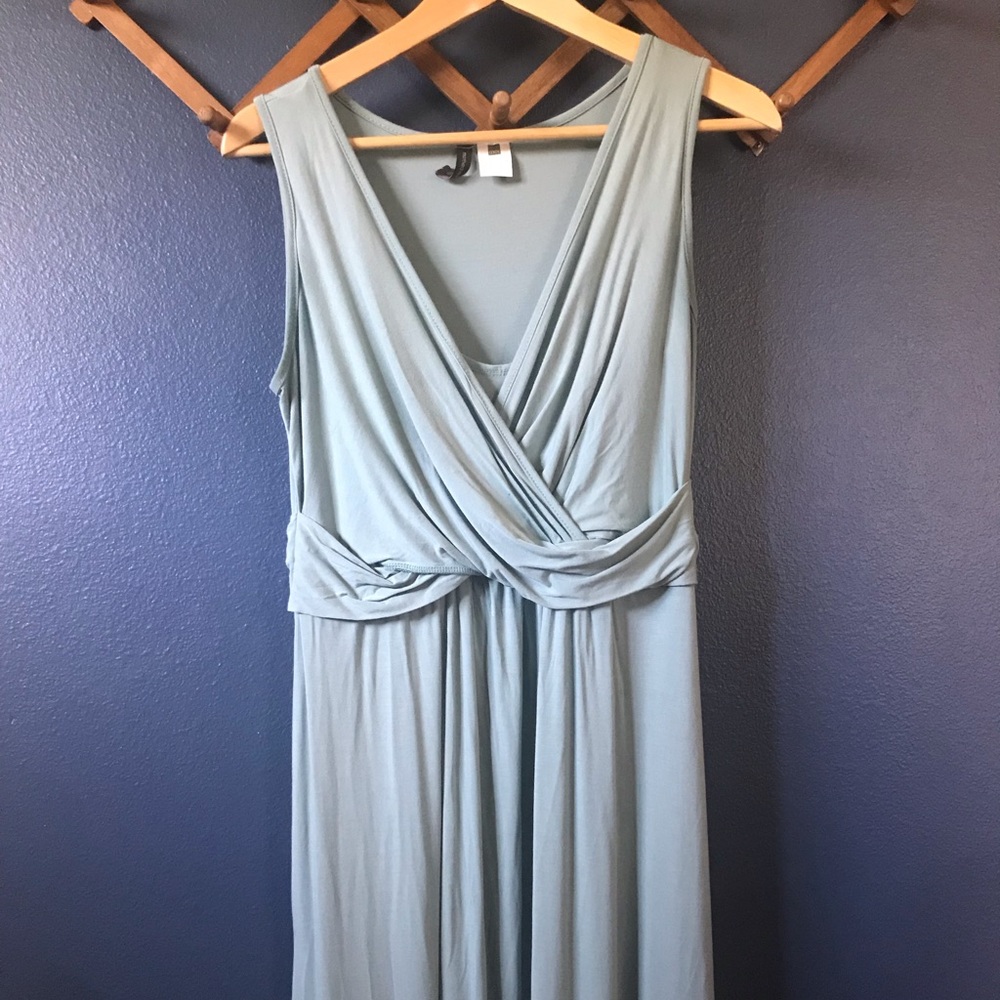 Sleeveless Nursing-friendly Wrap Dress